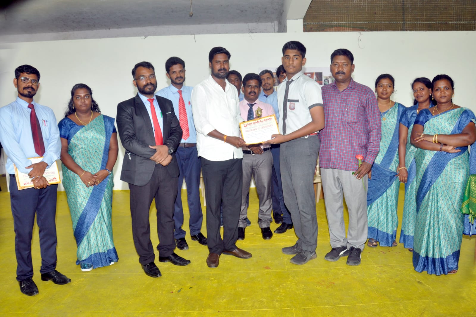 The appreciation ceremony for the academic year 2021 – 2022 was held in our school (27.7.2022) for grade X and XII C.B.S.E board exam achiever’s. Prizes and certificates were given to all the students by our Managing Director Mr. Sridhar B.E., B.L.